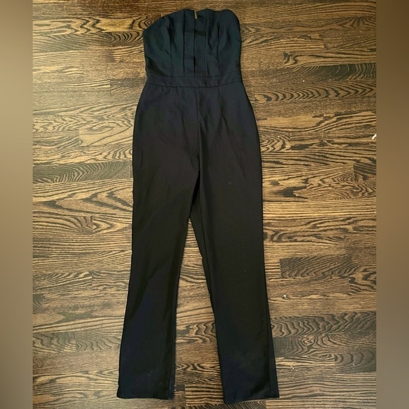 Charlotte‎ Russe Black Strapless Zip Back Jumpsuit Size XS - Picture 1 of 13